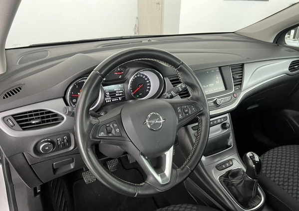 Opel Astra cena 38700 przebieg: 200000, rok produkcji 2017 z Kępno małe 631